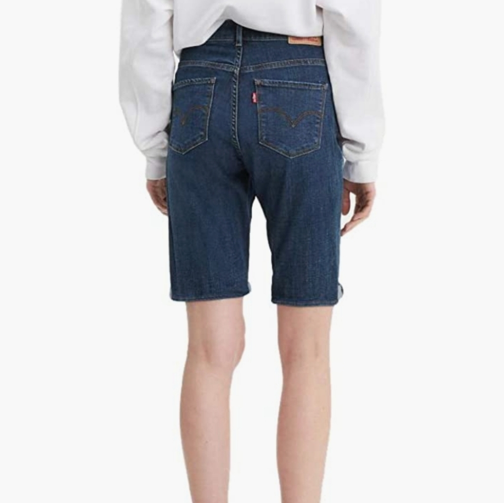 ⛱️Levi's Bermuda Jean Shorts in Dark Wash